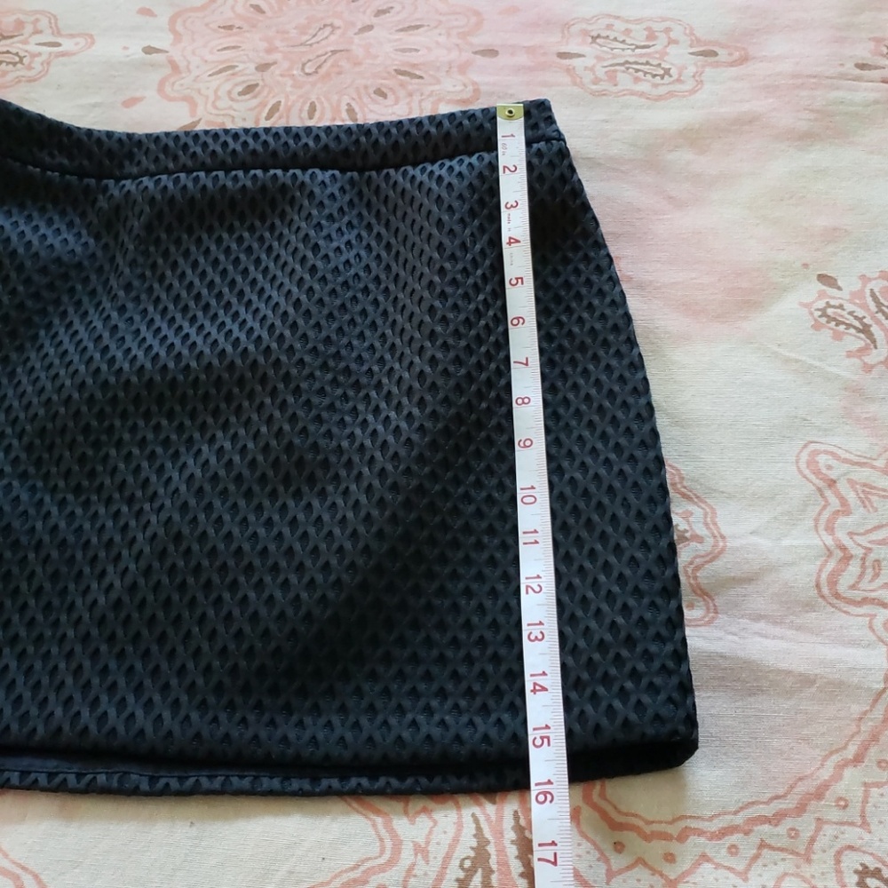 Express Black Miniskirt - Picture 5 of 7
